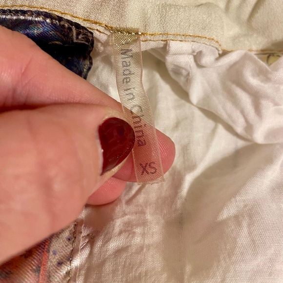 NWT Pearls by Aratta Floral Button Down Blouse - XS - Picture 12 of 14